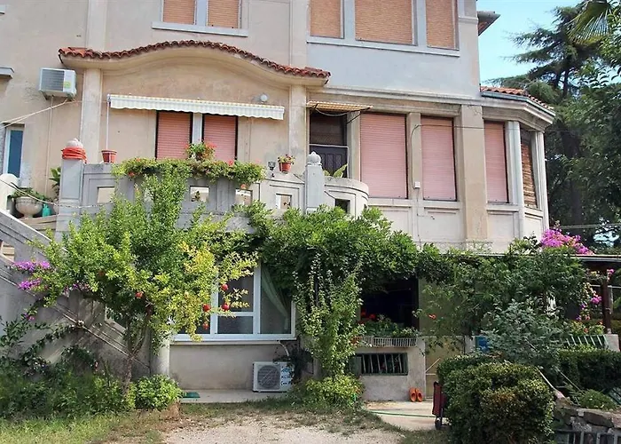Flora Maris With A Terrace Apartment *