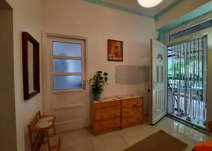 Апартаменти Flora Maris With A Terrace